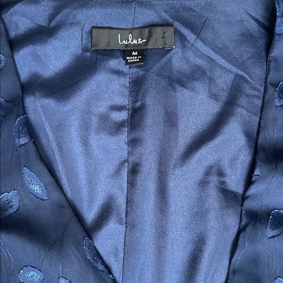 Lulu’s Midnight Blue Evening Elegance Floral Wrap Midi Dress size medium - Picture 8 of 9